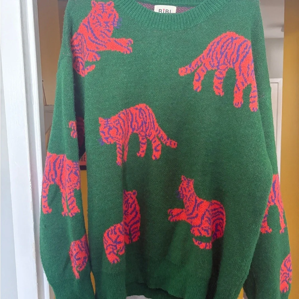 BiBi Green Sweater with Vibrant Red Tiger Design - Picture 1 of 3